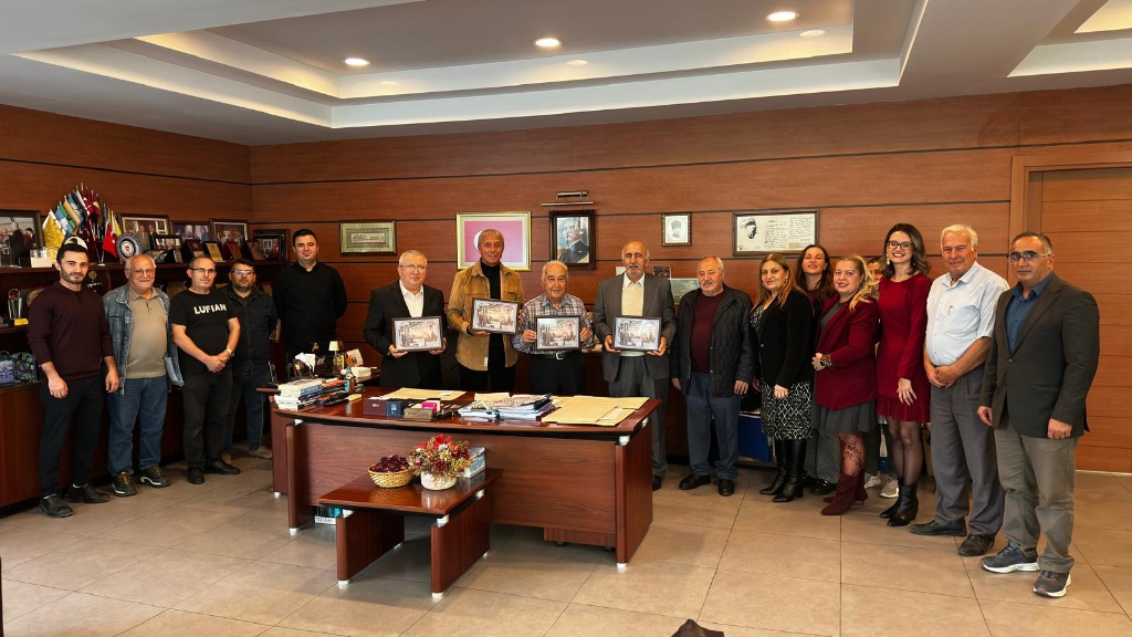 Paris Midest Fuarı Plaket Töreni Toplu Hatıra Fotoğrafı